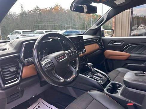 Used 2023 GMC Canyon AT4 image 12