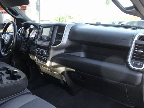 Used 2021 RAM 3500 Big Horn image 32