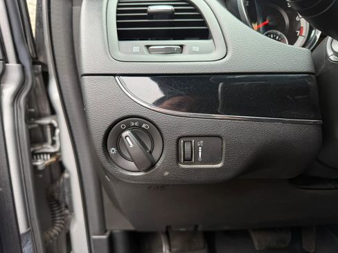Used 2017 Dodge Grand Caravan SE FWD image 16