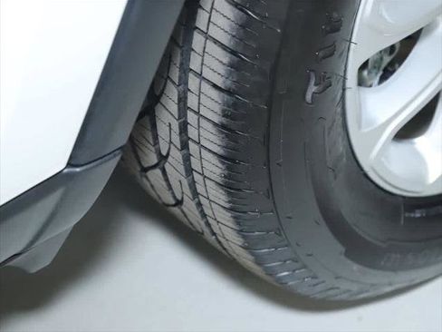 Certified 2021 Jeep Grand Cherokee Laredo X image 35