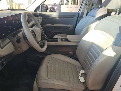 Used 2024 Kia EV9 Land AWD/4WD image 9