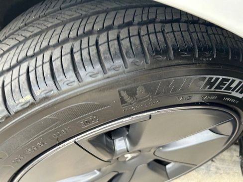 Used 2022 Tesla Model 3 RWD image 9