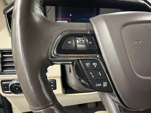Certified 2020 Lincoln Navigator L Reserve w/ Luxury Package AWD/4WD image 19