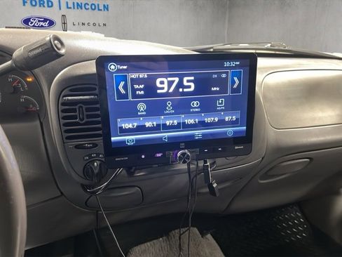 Used 2002 Ford F150 XLT image 17