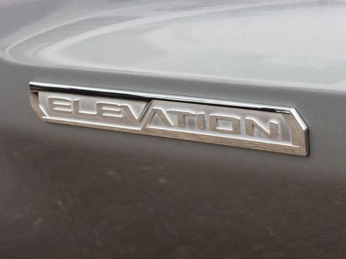 Used 2025 GMC Sierra 1500 Elevation image 12