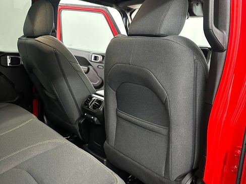 Used 2024 Jeep Wrangler Unlimited AWD/4WD image 30