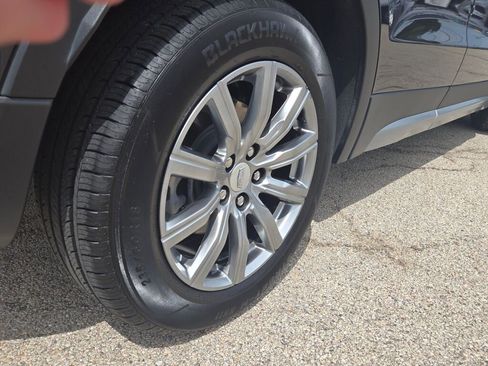 Used 2023 Cadillac XT4 Premium Luxury image 12