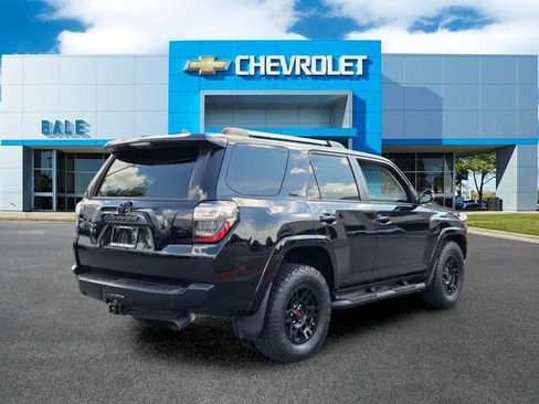 Used 2022 Toyota 4Runner SR5 Premium w/ Moonroof Package RWD image 3