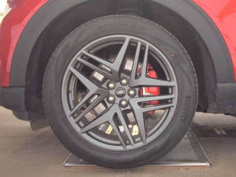 Used 2025 Ford Explorer ST-Line w/ ST-Line Street Pack AWD/4WD image 9