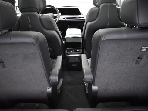 Certified 2026 Cadillac Vistiq Luxury w/ LPO, Floor Liner Package AWD/4WD image 28