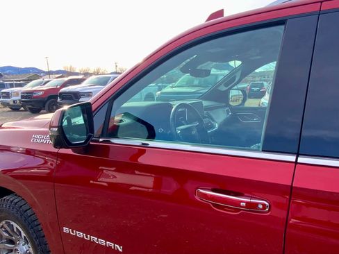 Used 2021 Chevrolet Suburban High Country image 11