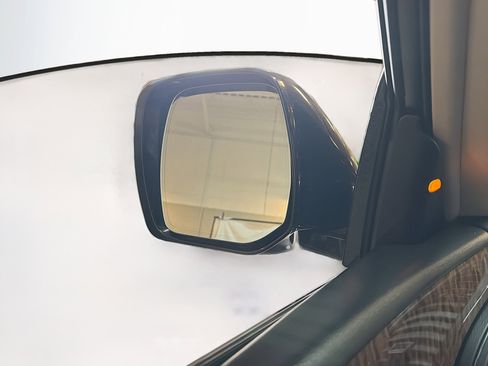 Used 2020 Nissan Armada SL w/ Premium Package image 16