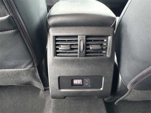 Used 2022 Mitsubishi Outlander SEL image 13