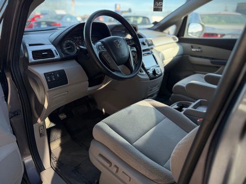 Used 2016 Honda Odyssey SE image 7