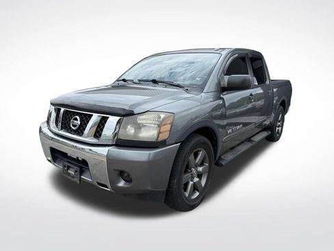 Used 2015 Nissan Titan SV w/ SV Value Truck Package RWD image 1