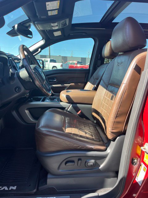 Used 2021 Nissan Titan 4x4 Crew Cab image 25
