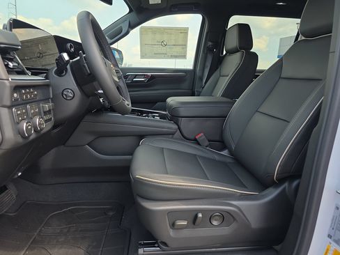 New 2026 Chevrolet Suburban Premier w/ Sun And Tow Package AWD/4WD image 9