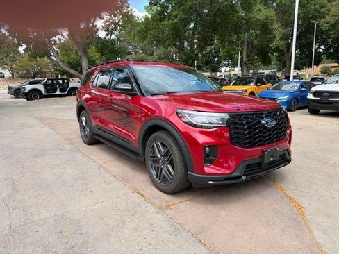 Certified 2025 Ford Explorer ST-Line w/ Premium Package AWD/4WD image 8