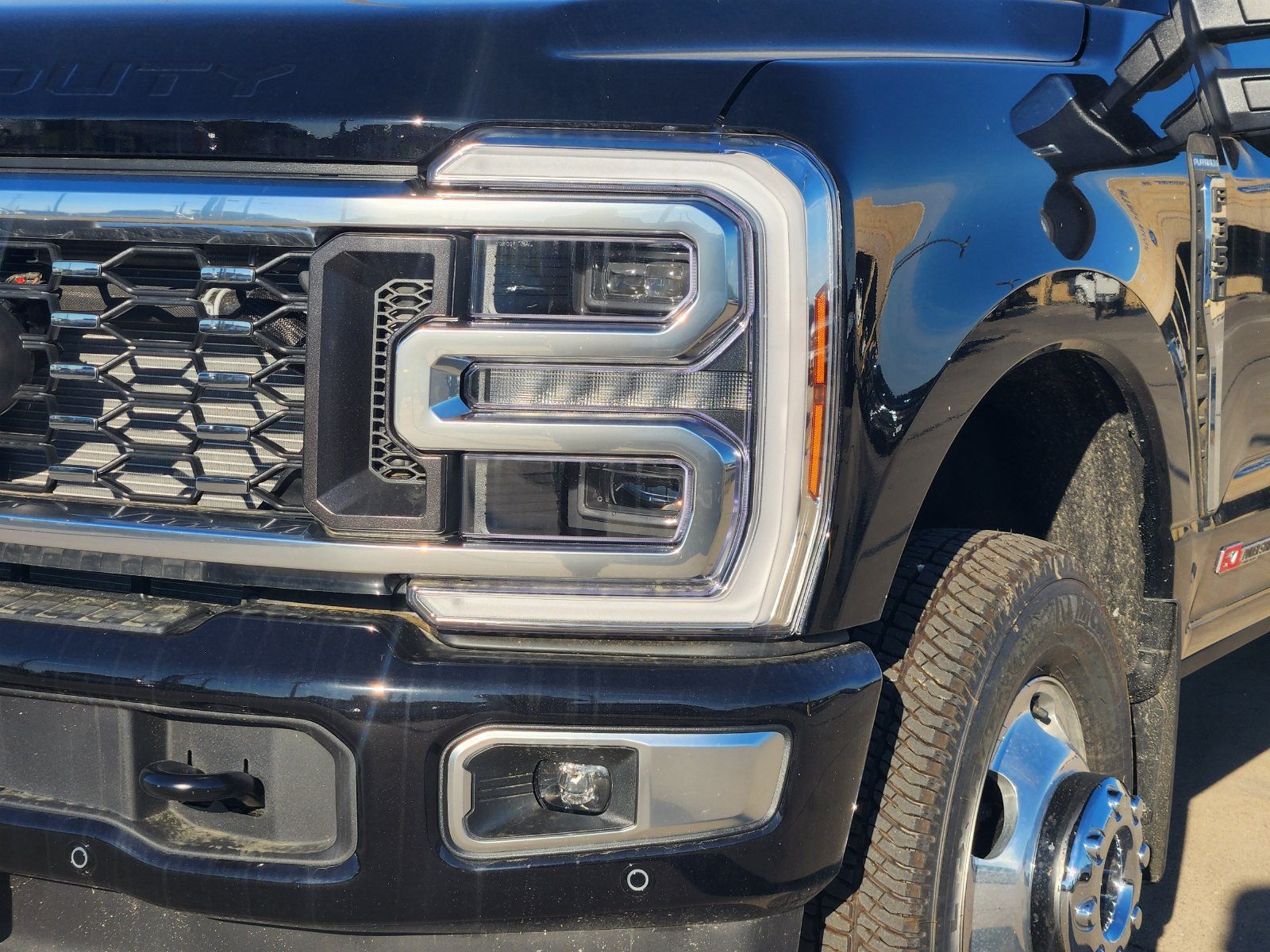 New 2027 Ford F350 Platinum w/ Platinum Plus Package AWD/4WD image 10