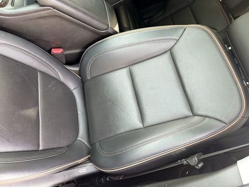 Used 2023 GMC Acadia AT4 w/ Technology Package image 19