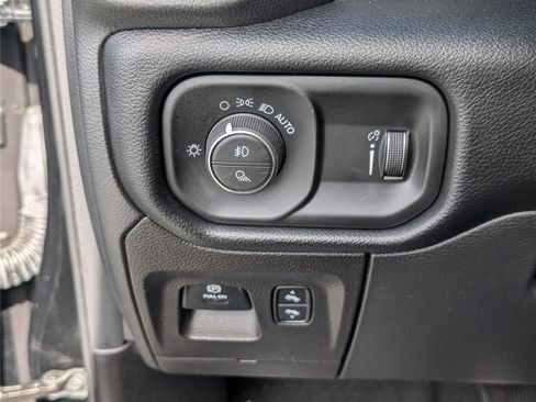 Used 2022 RAM 1500 Big Horn AWD/4WD image 22
