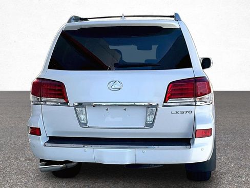 Used 2013 Lexus LX 570 4WD w/ Luxury Pkg image 6