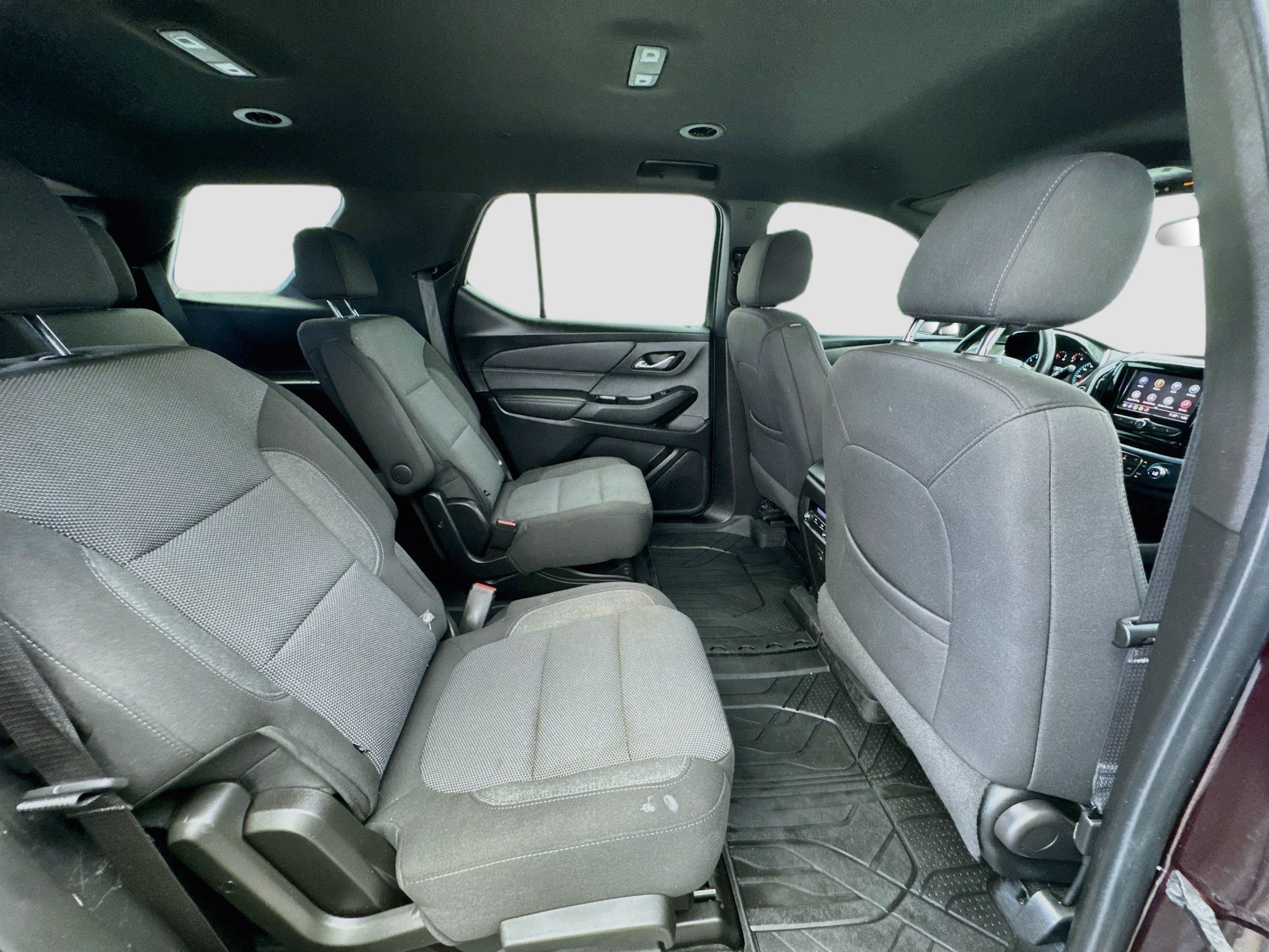 Used 2023 Chevrolet Traverse LT FWD image 19