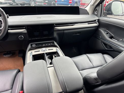 New 2026 Lincoln Navigator Premiere AWD/4WD image 30