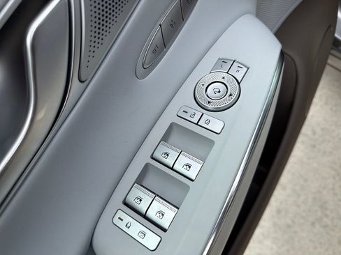 Certified 2026 Genesis GV70 2.5T Advanced AWD/4WD image 11