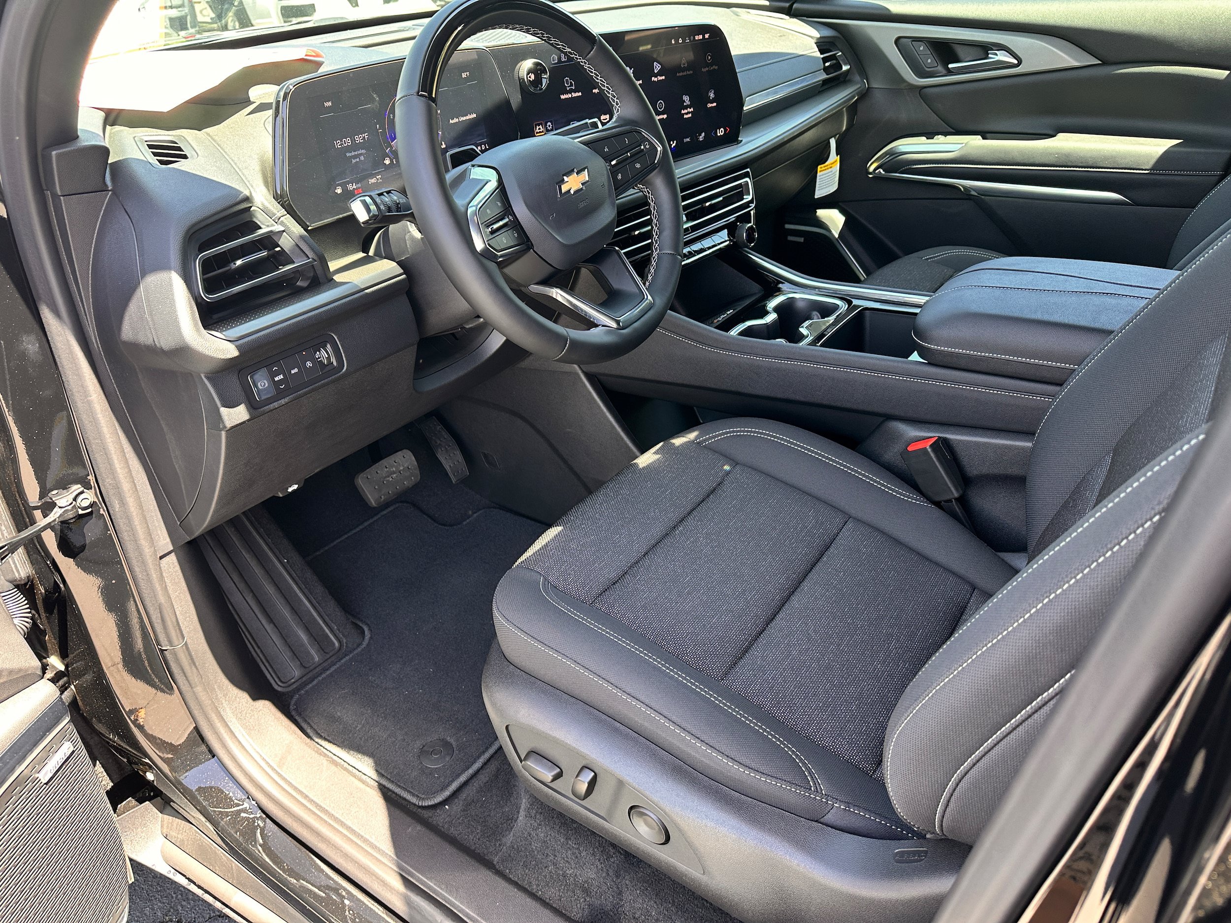 Used 2025 Chevrolet Traverse LT w/ Enhanced Driving Package AWD/4WD image 10