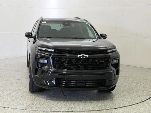 Used 2024 Chevrolet Traverse RS FWD image 2