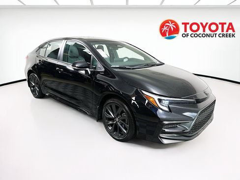 Used 2025 Toyota Corolla SE FWD image 1