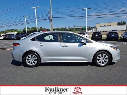 Certified 2025 Toyota Corolla LE FWD image 8