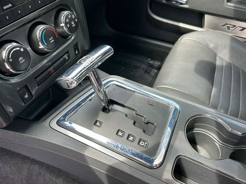 Used 2010 Dodge Challenger R/T RWD image 28