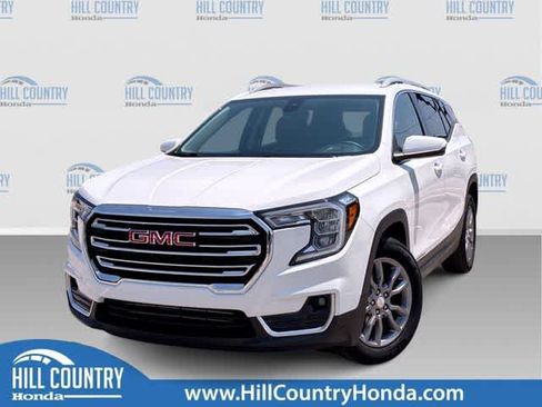 Used 2024 GMC Terrain SLT FWD image 1