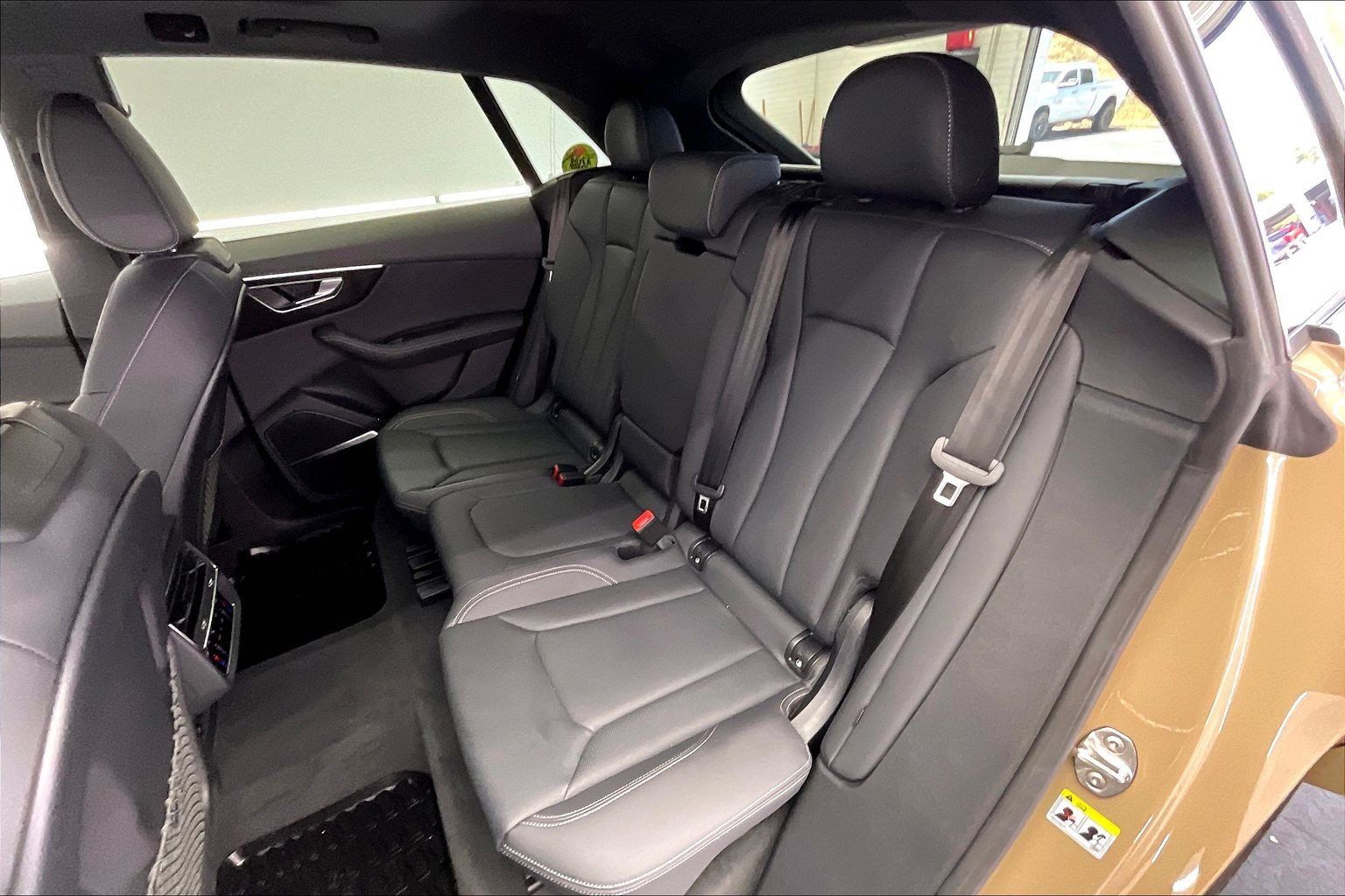 Used 2024 Audi Q8 Premium Plus AWD/4WD image 18