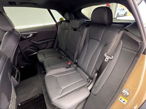 Used 2024 Audi Q8 Premium Plus AWD/4WD image 18