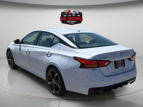 Used 2025 Nissan Altima 2.5 SR FWD image 5