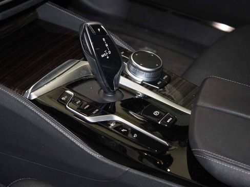 Used 2021 BMW 530e 530e w/ M Sport Package image 13