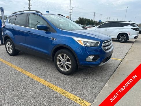 Used 2018 Ford Escape SE w/ SE Sync 3 Package AWD/4WD image 6