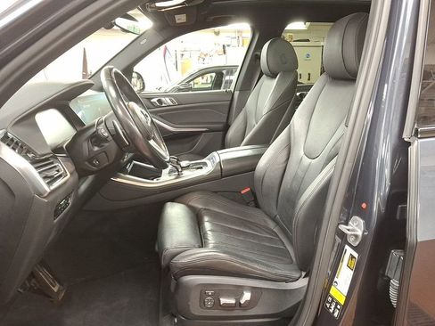 Certified 2022 BMW X5 xDrive40i w/ M Sport Package image 10