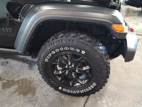 Used 2023 Jeep Wrangler Willys image 16