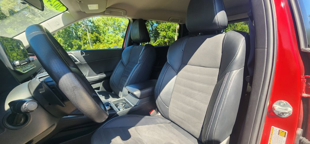 Used 2024 Mitsubishi Outlander SE Black Edition FWD image 13