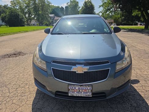 Used 2012 Chevrolet Cruze LS FWD image 4