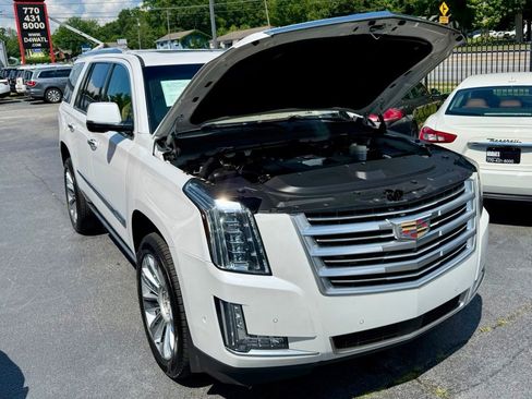 Used 2019 Cadillac Escalade Platinum RWD image 4