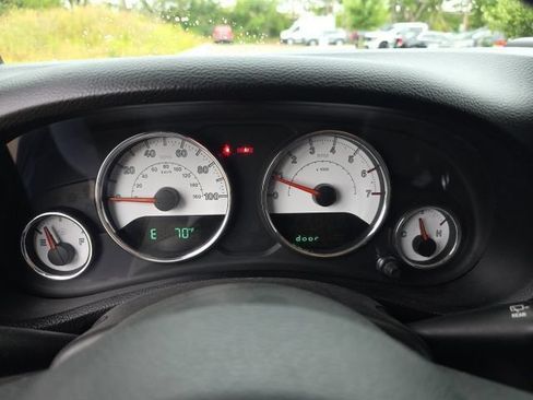 Used 2014 Jeep Wrangler Unlimited Sahara AWD/4WD image 15