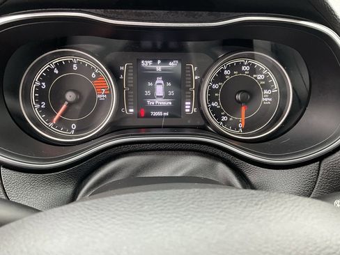 Used 2019 Jeep Cherokee Latitude Plus w/ Comfort/Convenience Group image 11