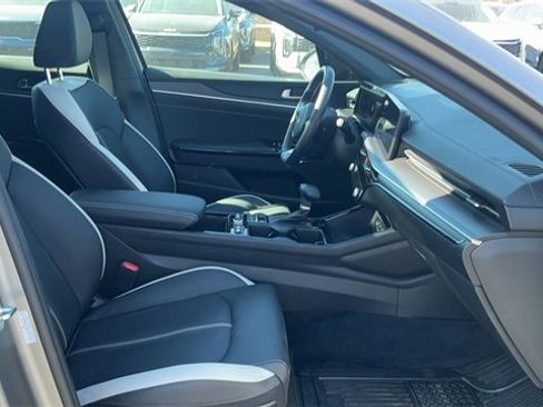 Used 2025 Kia K5 GT-Line w/ GT-Line Premium Package image 10