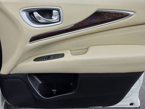 Used 2015 INFINITI QX60 FWD w/ Deluxe Touring Package image 18