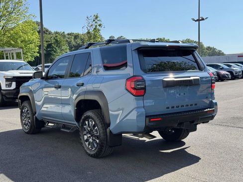 Used 2025 Toyota 4Runner SR5 AWD/4WD image 23